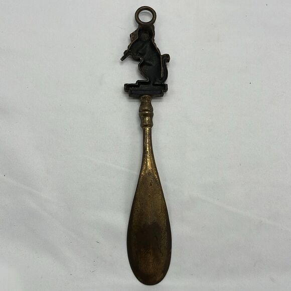 Vintage Brass "The Cat & Fiddle" Shoehorn - Picture 4 of 4